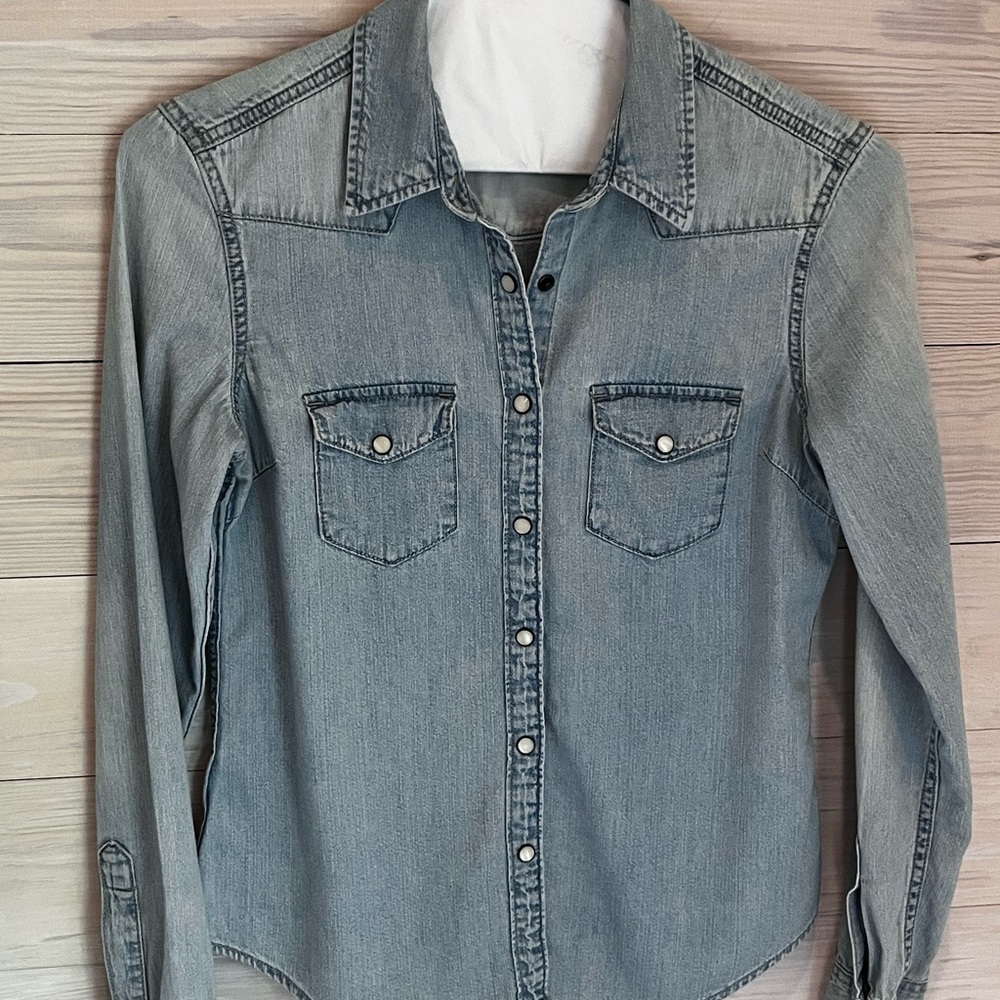 GAP 1969 Light Wash Denim Shirt